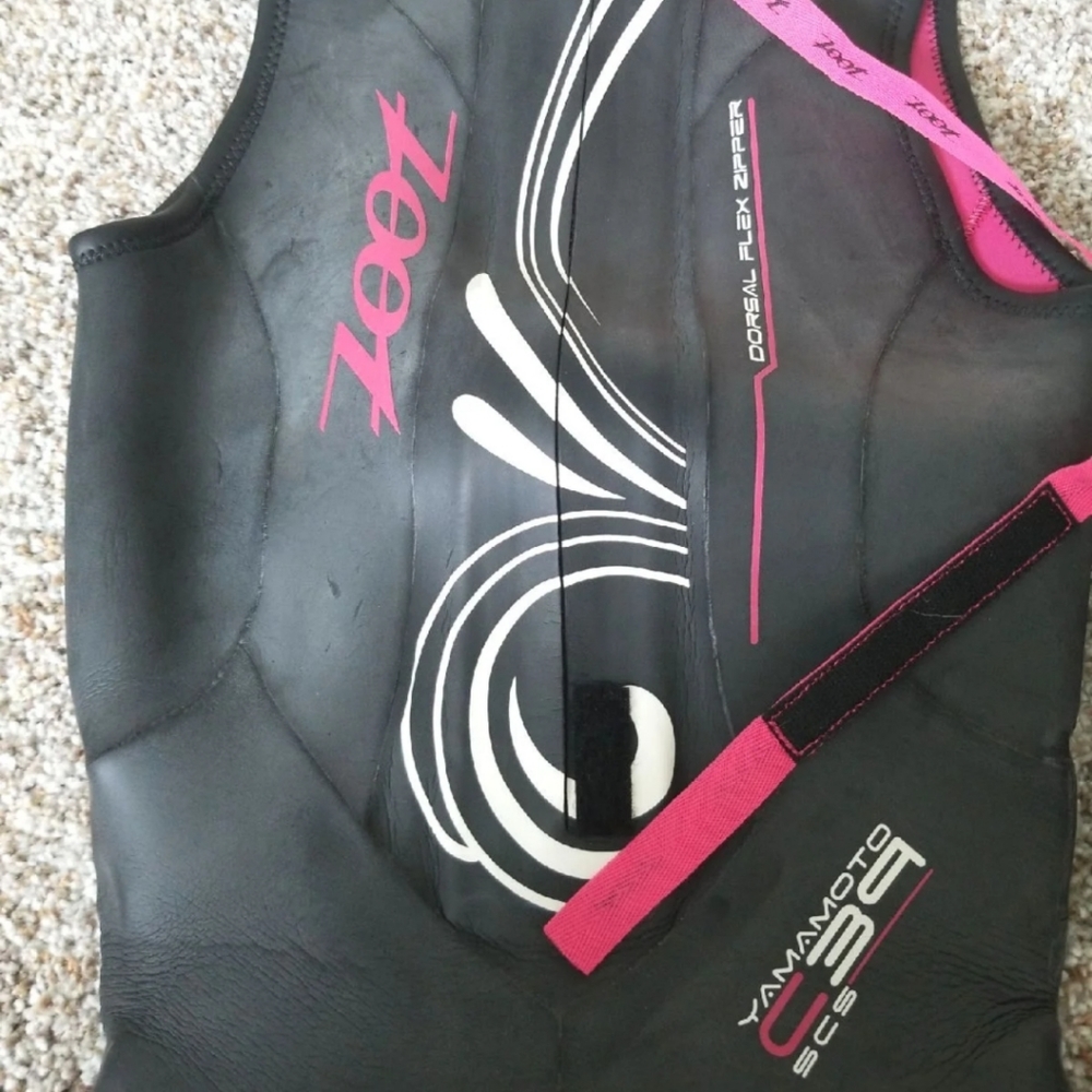 Zoot Women's Black and Pink Wetsuit - Picture 6 of 7